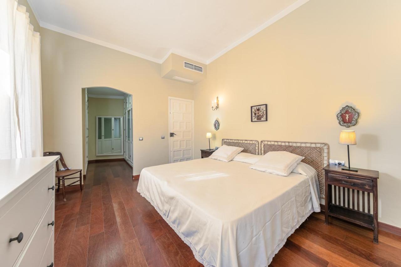Апартаменты Aoa Plaza Santa Marta Севилья Экстерьер фото